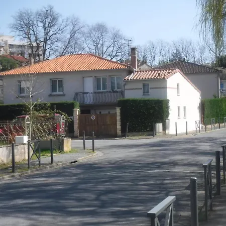 La Maisonnette de l'échappée verte.-2